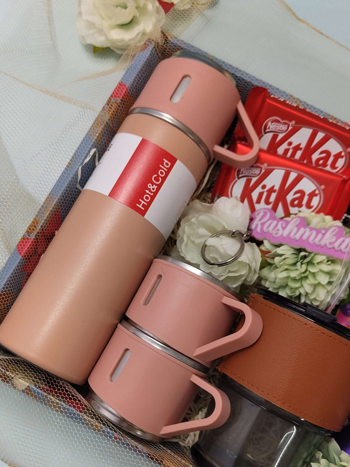 The Sip-on Personalized Gifting Hamper 1219 Avenue India