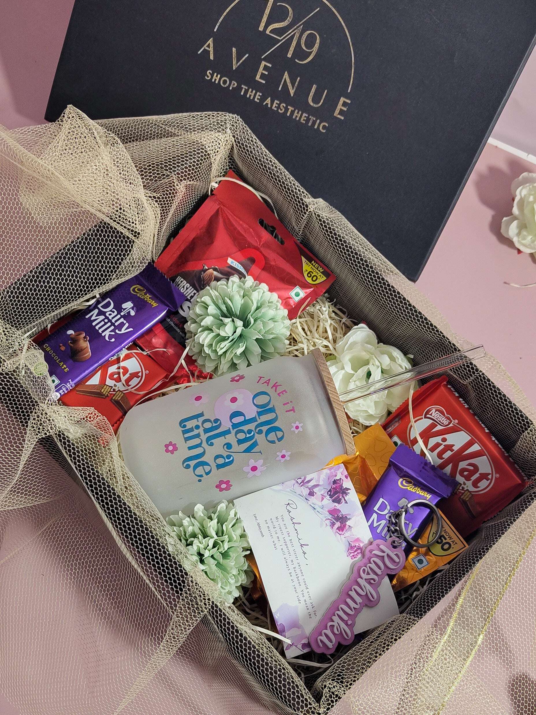 Too Sweet to be True Personalized Gifting Hamper 1219 Avenue India